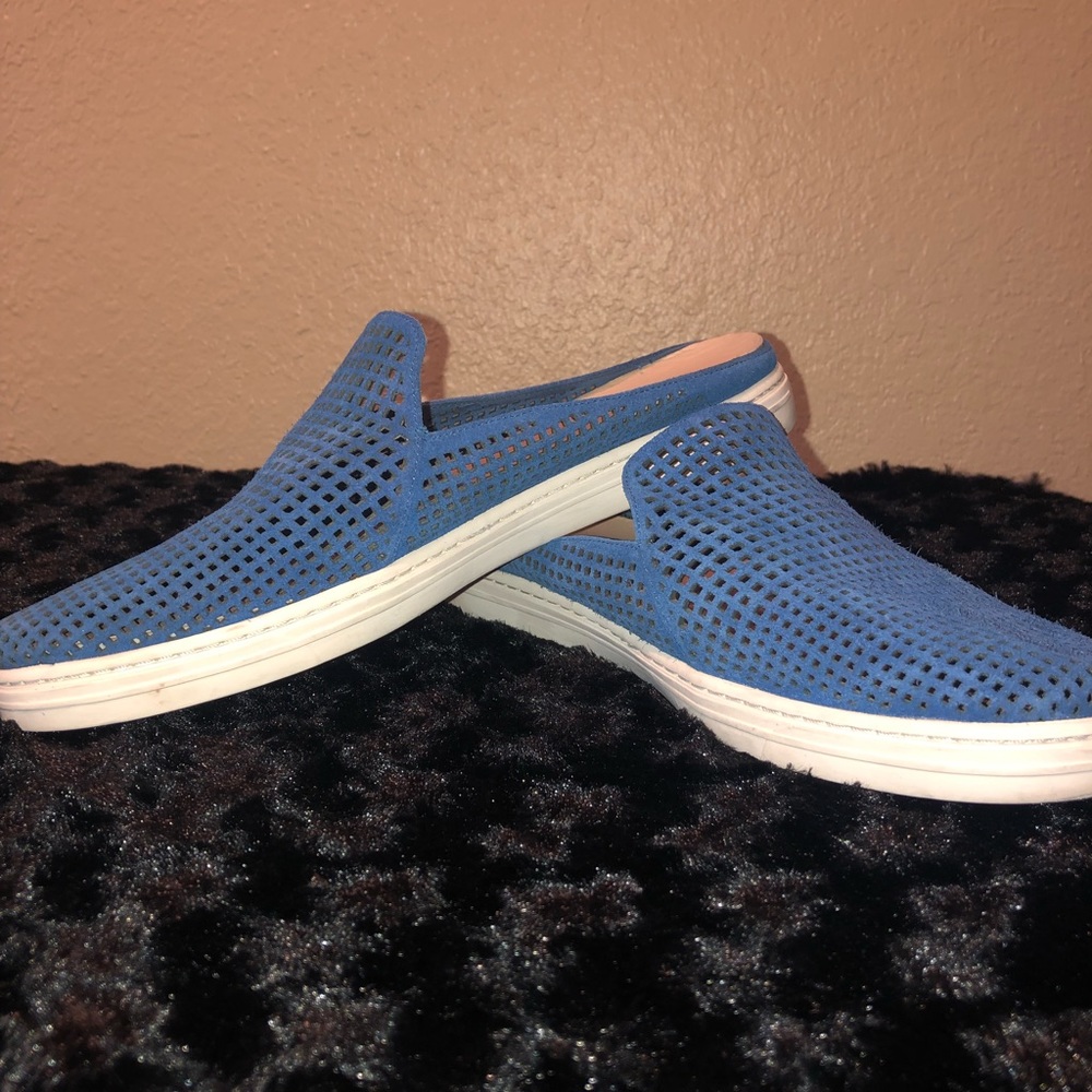 Women’s shoes size 8.5M